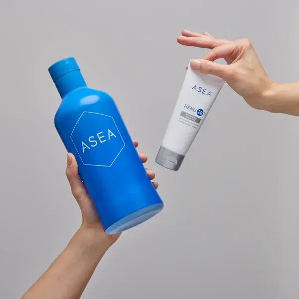 Universal_REDOX Essentials Bundle_Hands 1_1x1